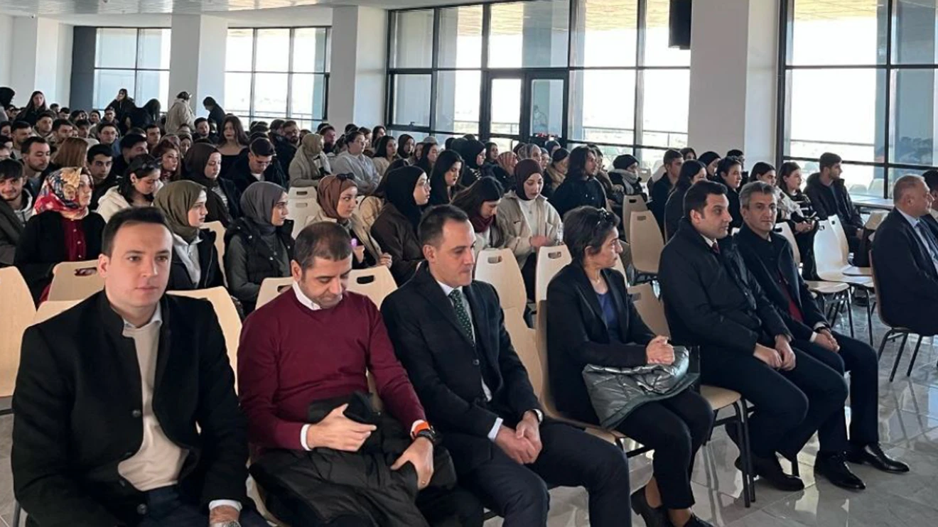 Beyşehir Ali Akkanat MYO’da bankacılık sektörü anlatıldı